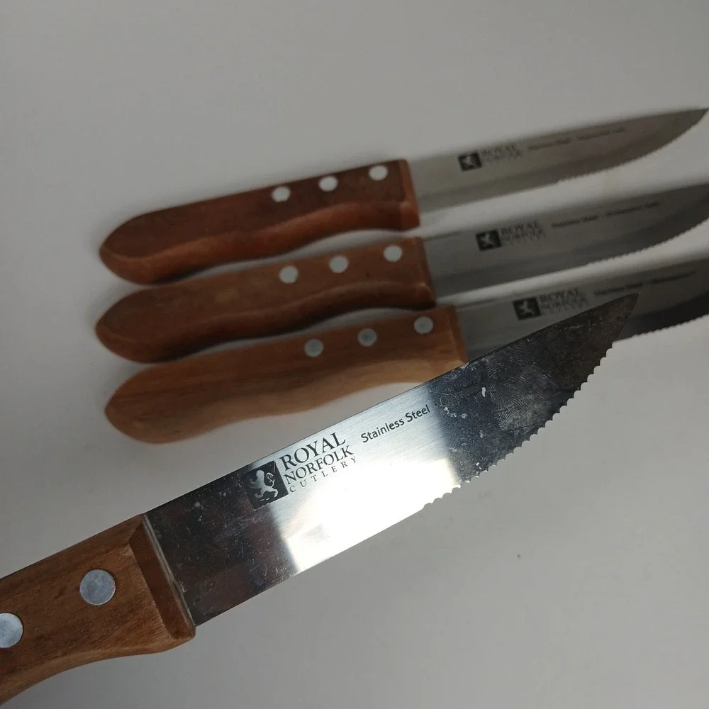 Royal Norfolk Cutlery Steak Knives Stainless Steel Wood Handle Lot of 4